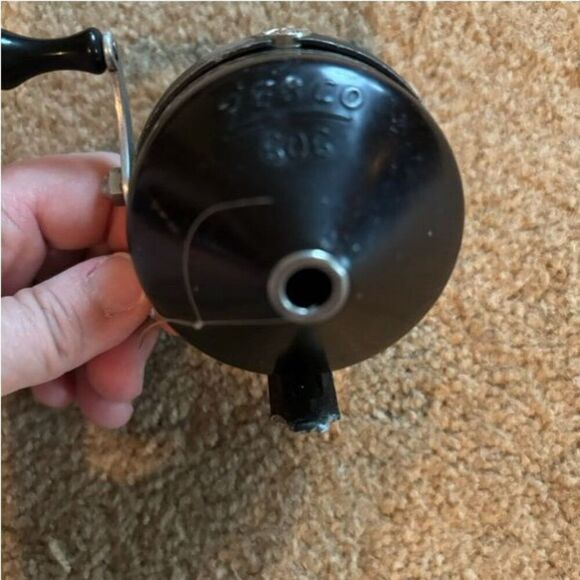 Zebco 606 Fishing Reel For Parts - Picture 2 of 6